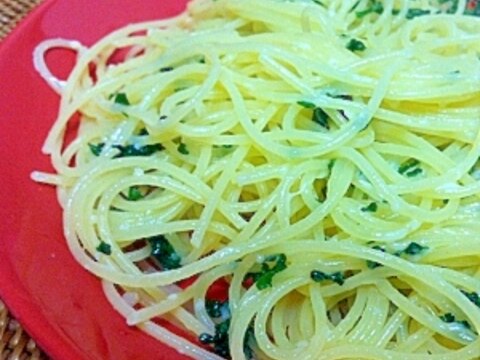 パセリとチーズのパスタ